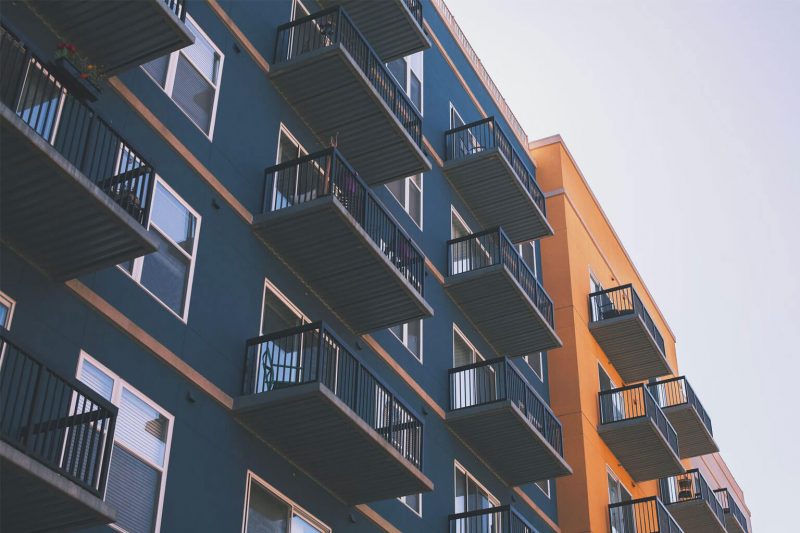 È valida la delibera se il cappotto termico restringe il balcone?